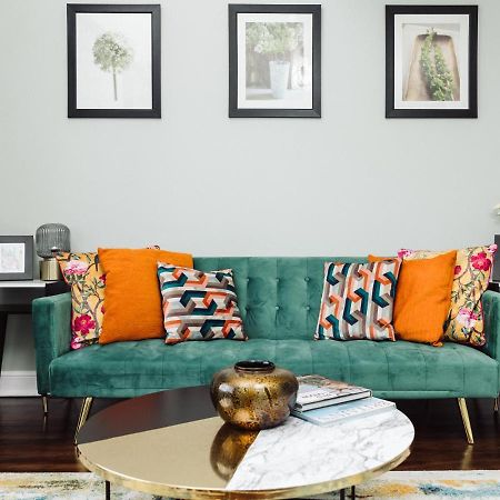 Beautiful Apartment In Guildford With Parking Send Exteriér fotografie