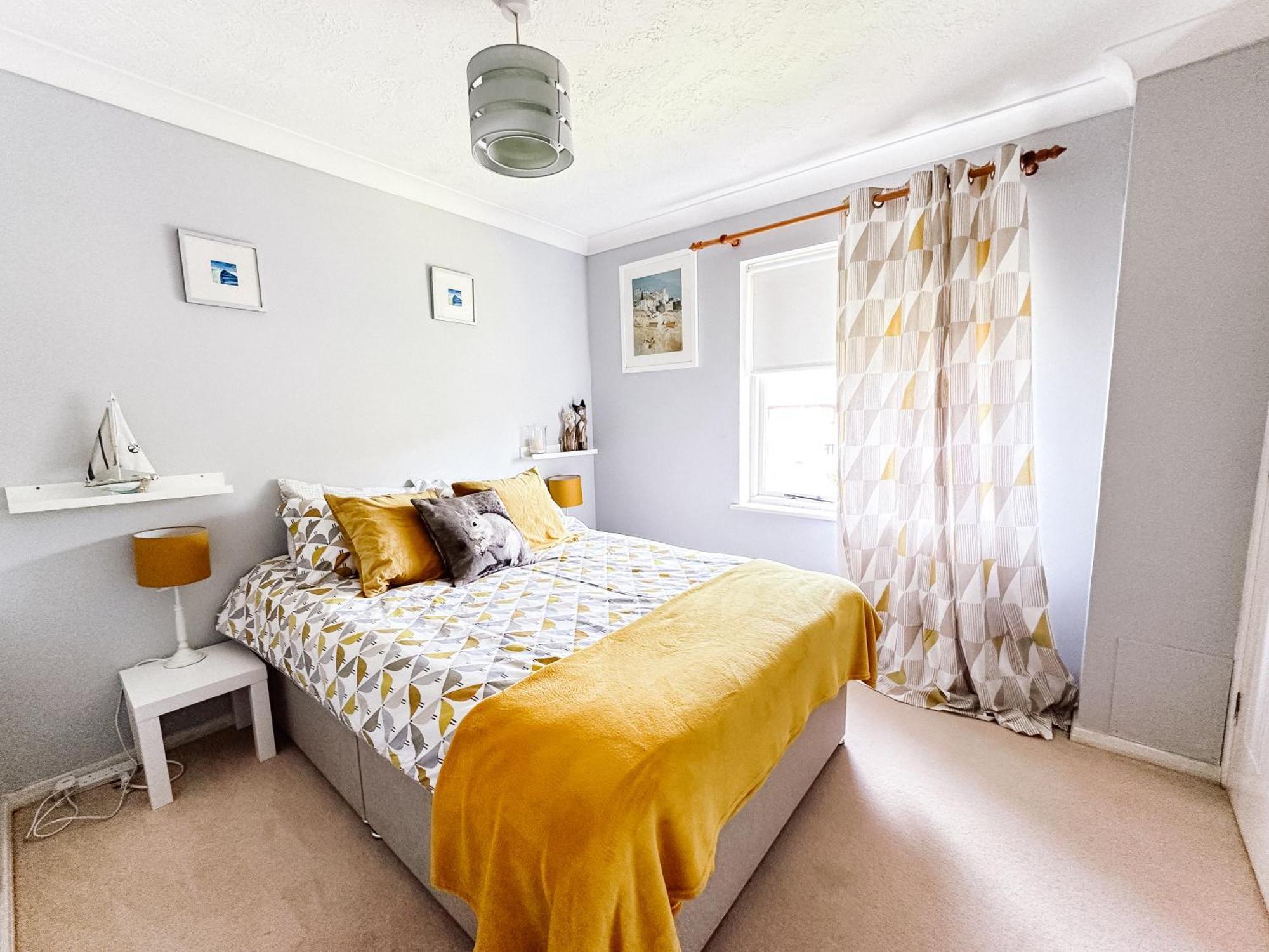 Beautiful Apartment In Guildford With Parking Send Exteriér fotografie